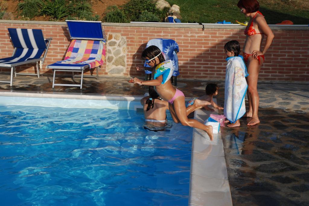 אניירי Agriturismo Val Della Pieve מראה חיצוני תמונה